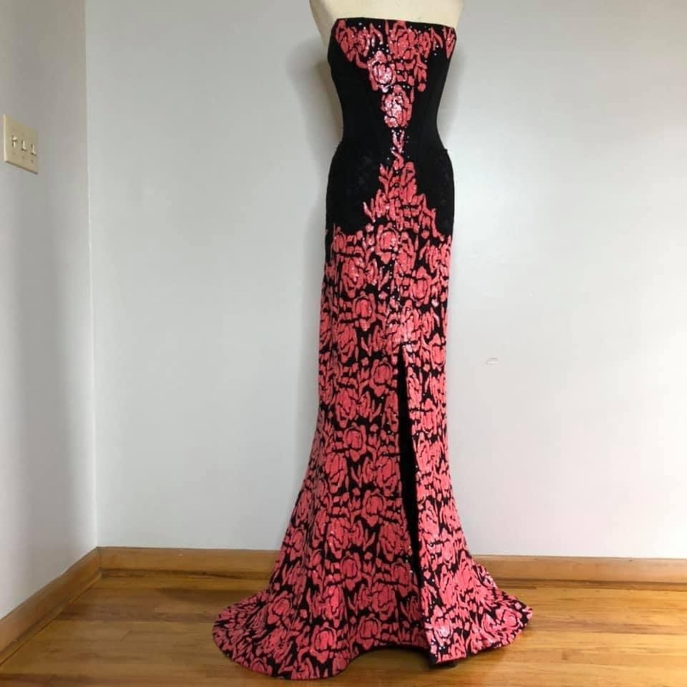 Lucia’s Sarto 🪡  gown star corset black purple